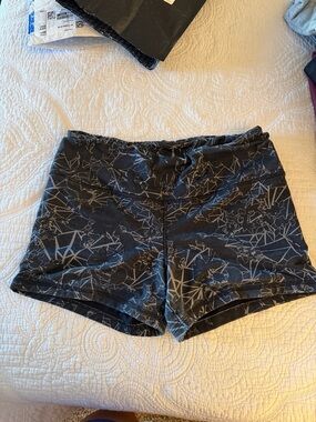 Fleo Black Athletic Shorts with Gray Geometric Print